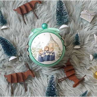 Miętowa bombka ze świątecznymi dodatkami