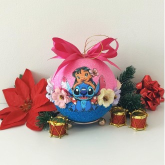 Bombka z Lilo i Stich, z kwiatami